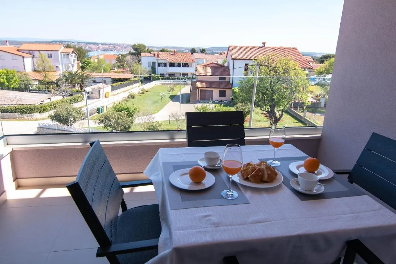 Luxury Apartment Faro With Sea View And Swimming Pool Premantura