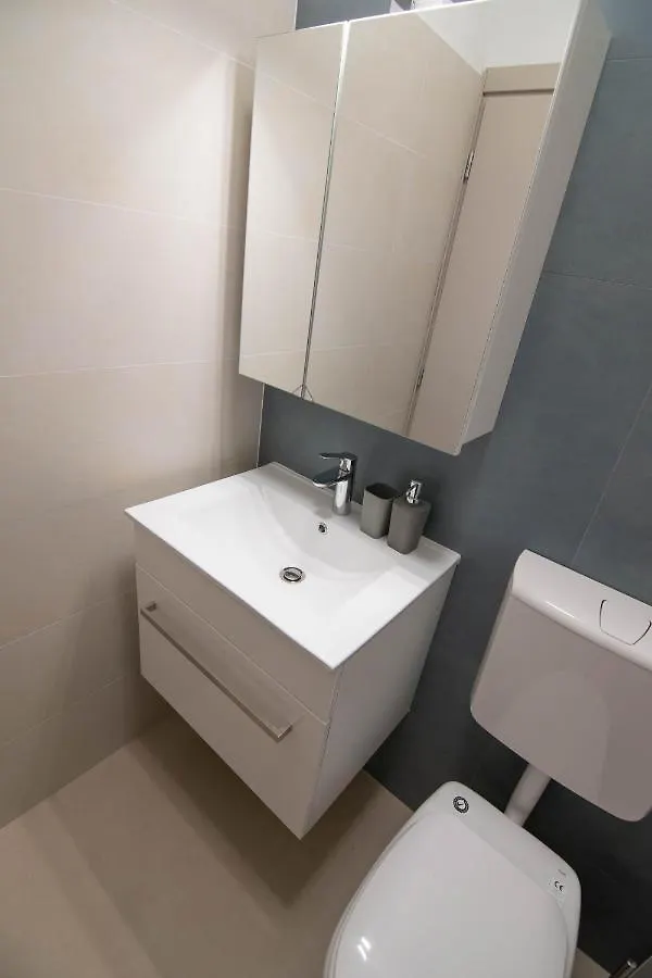 Luxury Apartment Faro With Sea View And Swimming Pool Premantura