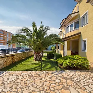 Gilly 2 Apartament