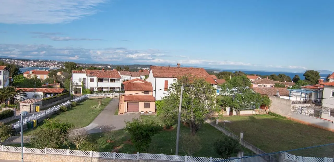 Luxury Apartment Faro With Sea View And Swimming Pool Premantura